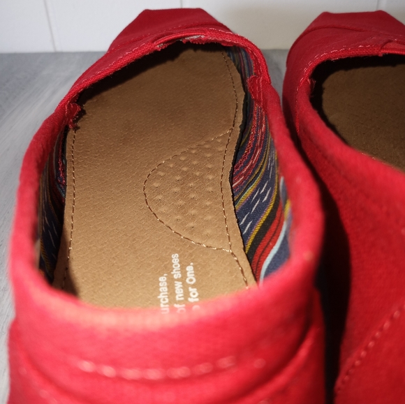 TOMS Classic Red Canvas Alpargaras Women's Size 8 - Picture 8 of 14